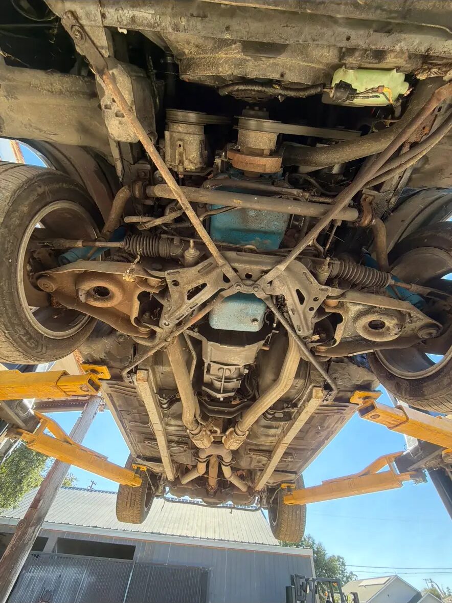 Front suspension and steering rack viewed from the lift